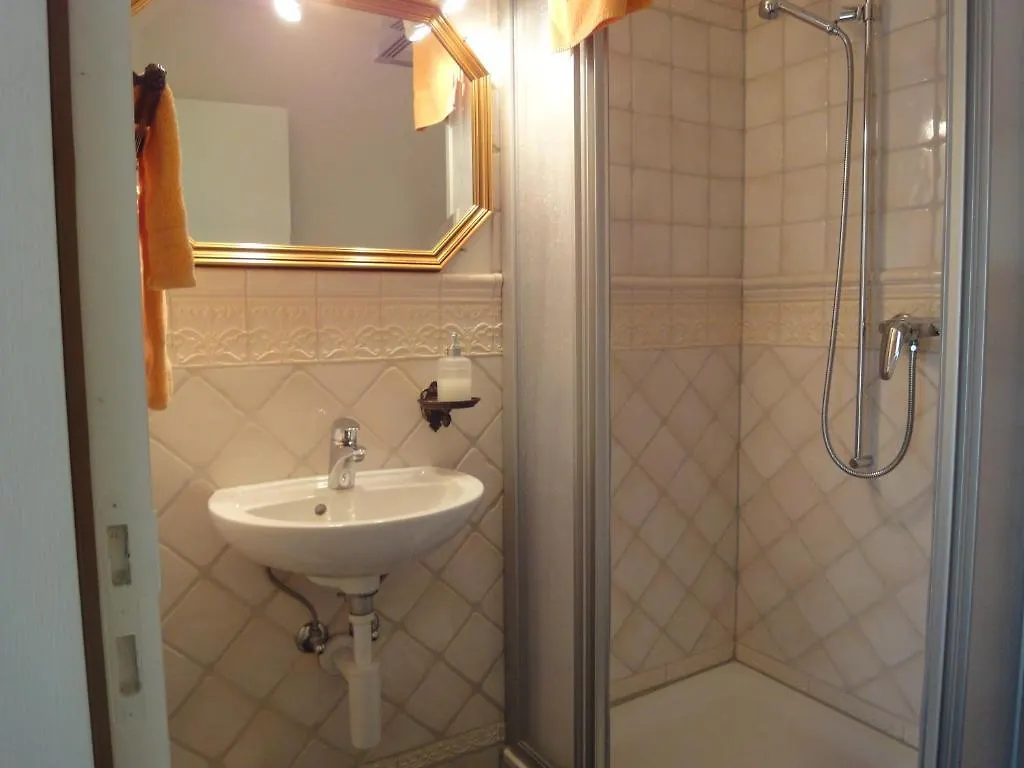 3 Camere Basel 3*,  Switzerland