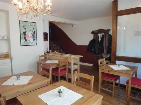 3 Camere Basel 3*,